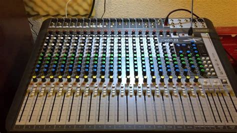 Midas MR18 Vs. Soundcraft Signature 22MTK: Reviewed.